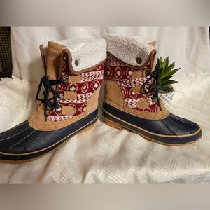 KHOMBU DUCK BOOTS